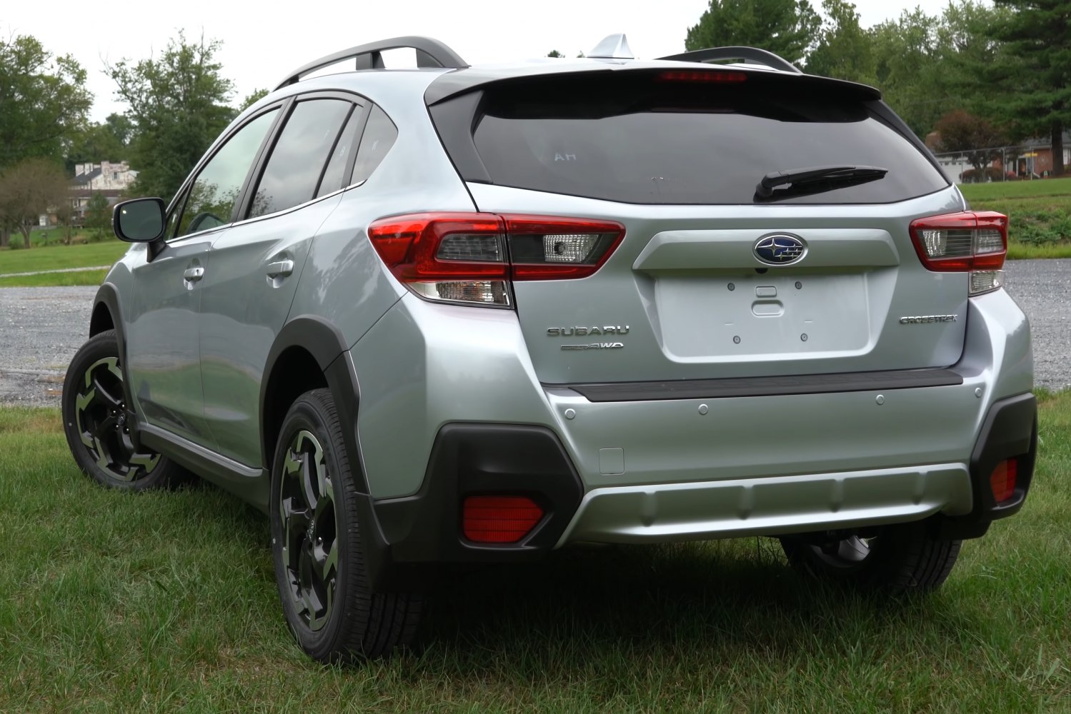 Rear view showing updated taillights and roof rails