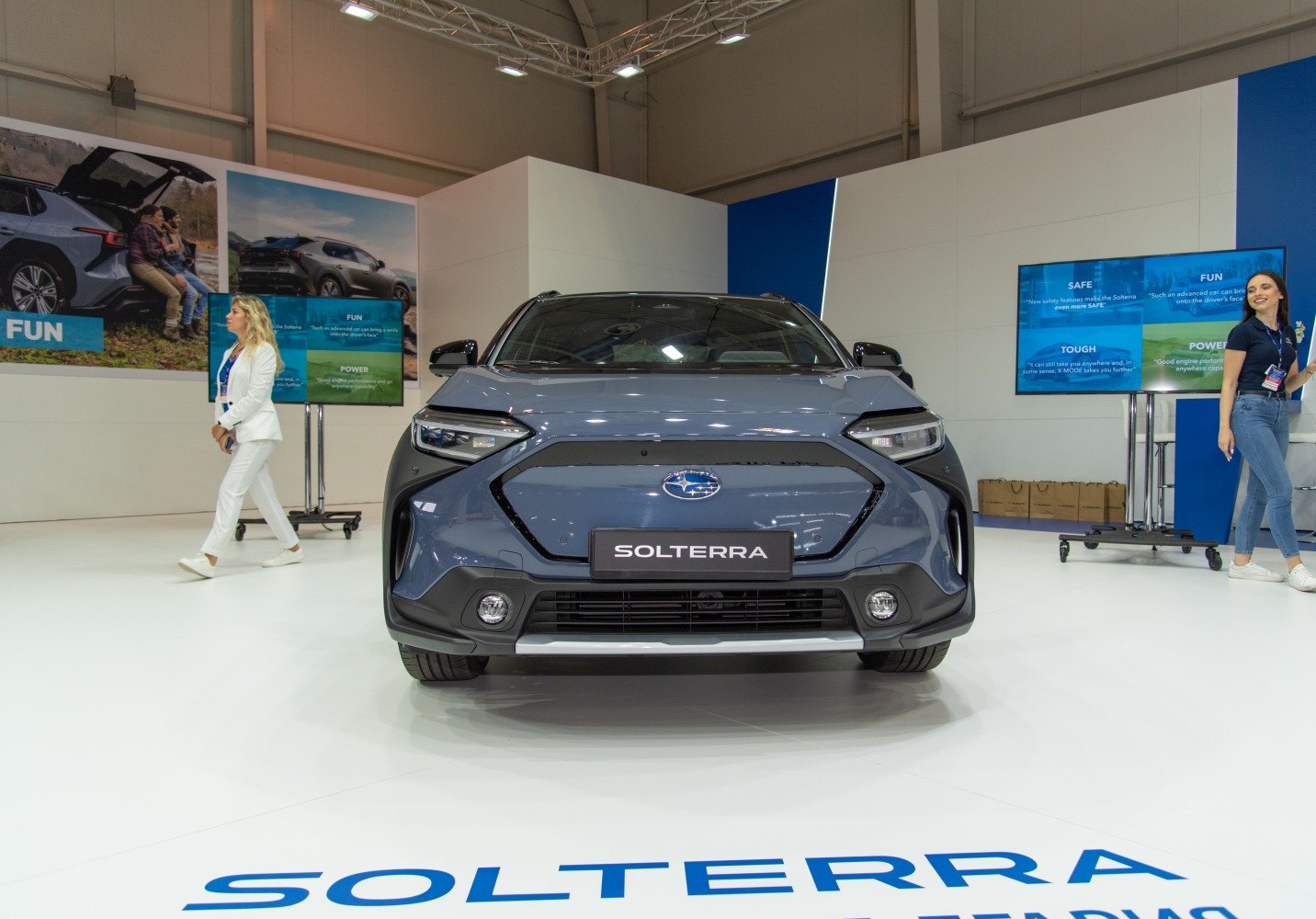 Front view of an SUV with closed grille and LED headlights