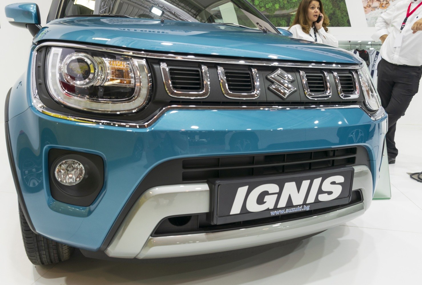 Front grille and headlight with fog light in blue compact SUV
