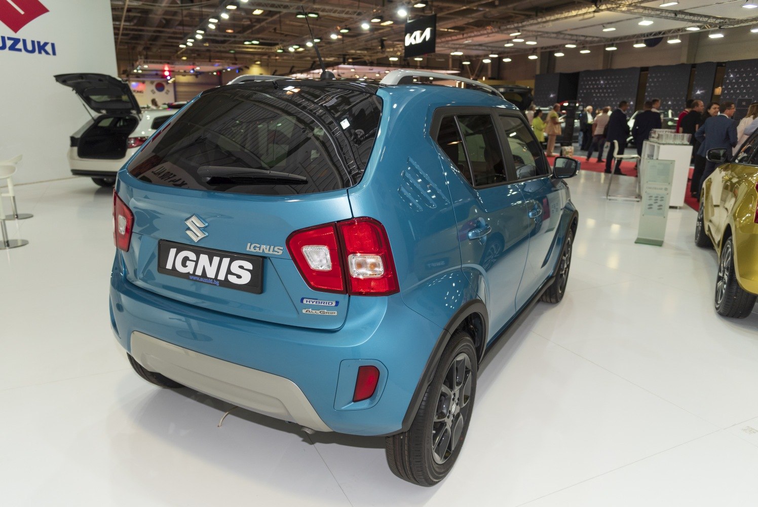 Compact hybrid hatchback rear with distinctive taillights and roof rails