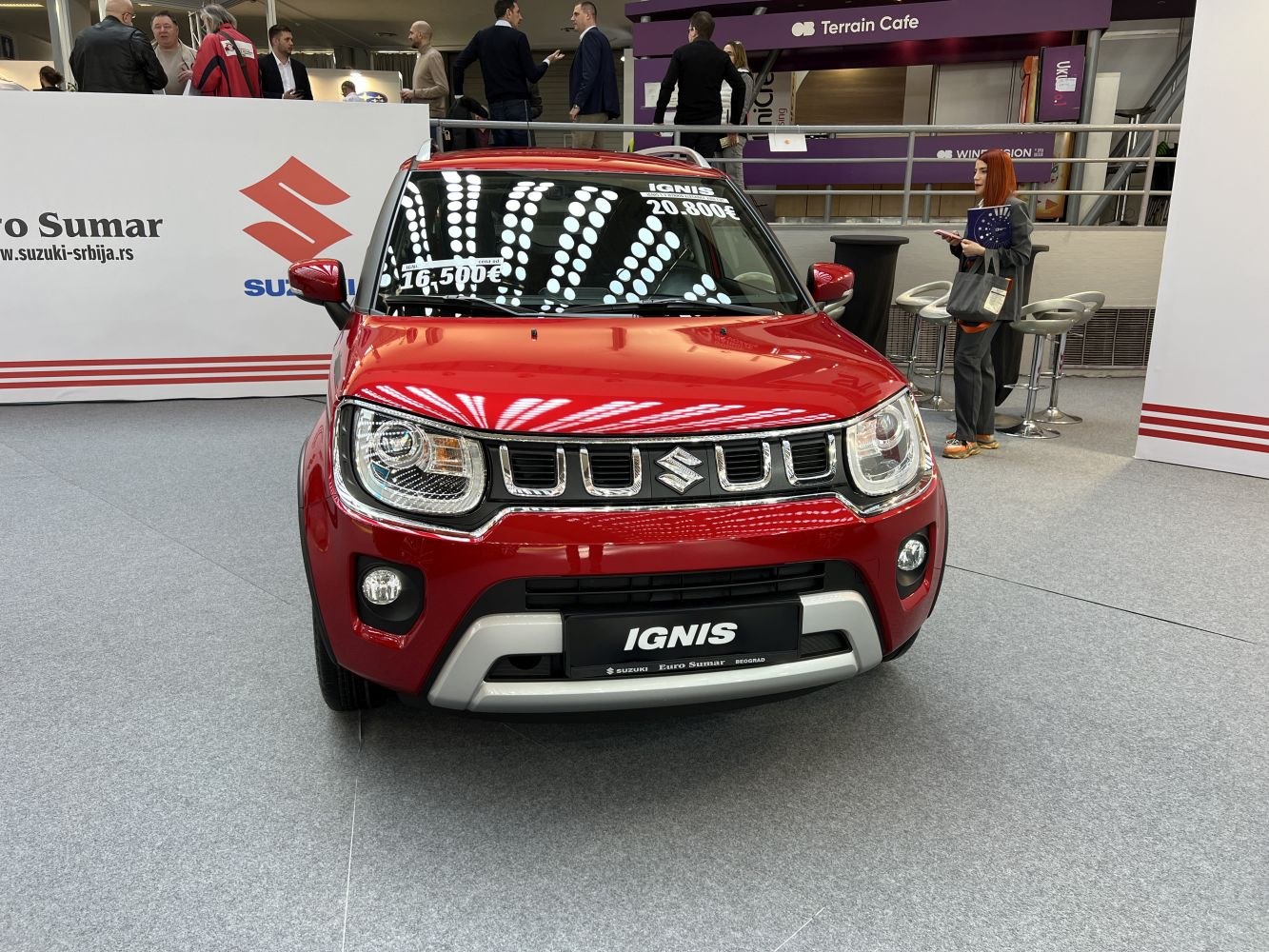 Compact SUV front grille and LED headlights design