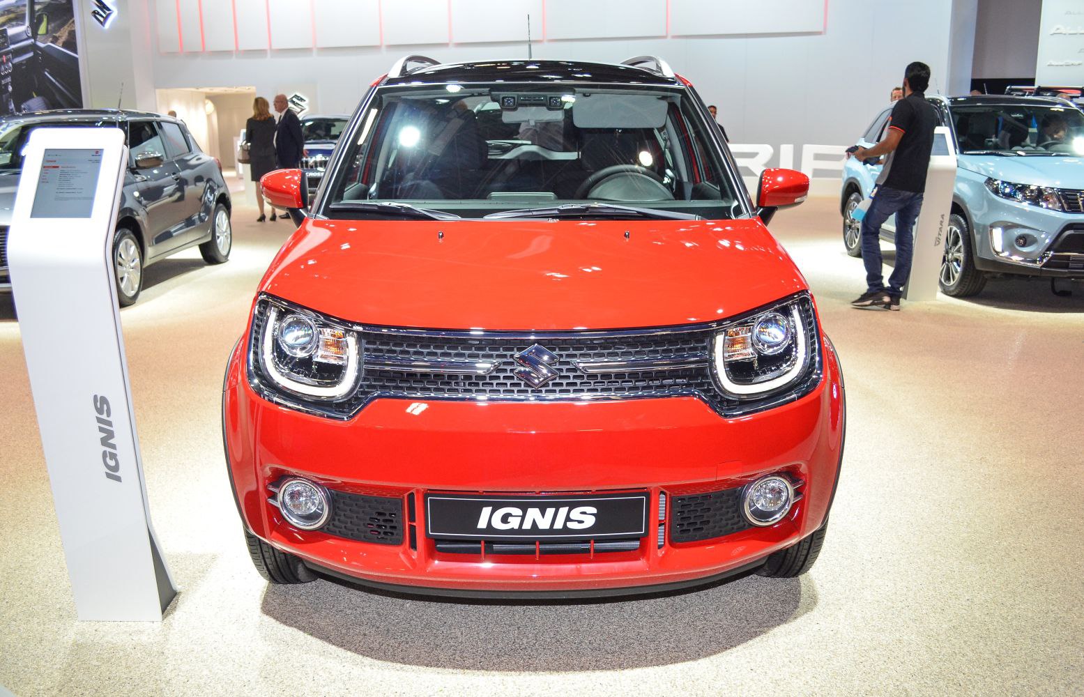 Front view with LED headlights and honeycomb grille
