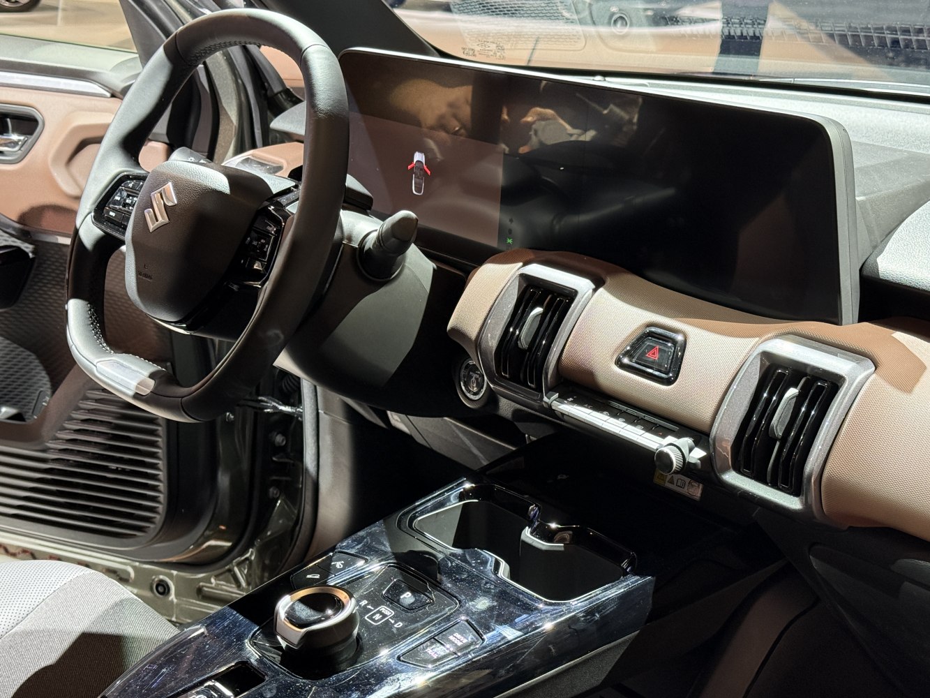 Digital dashboard and multifunction steering wheel with center console controls