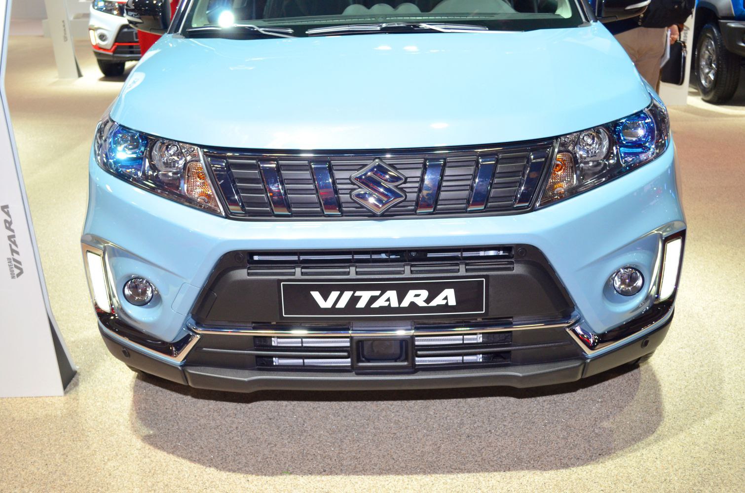 Front grille, headlights, and fog lights of a compact SUV