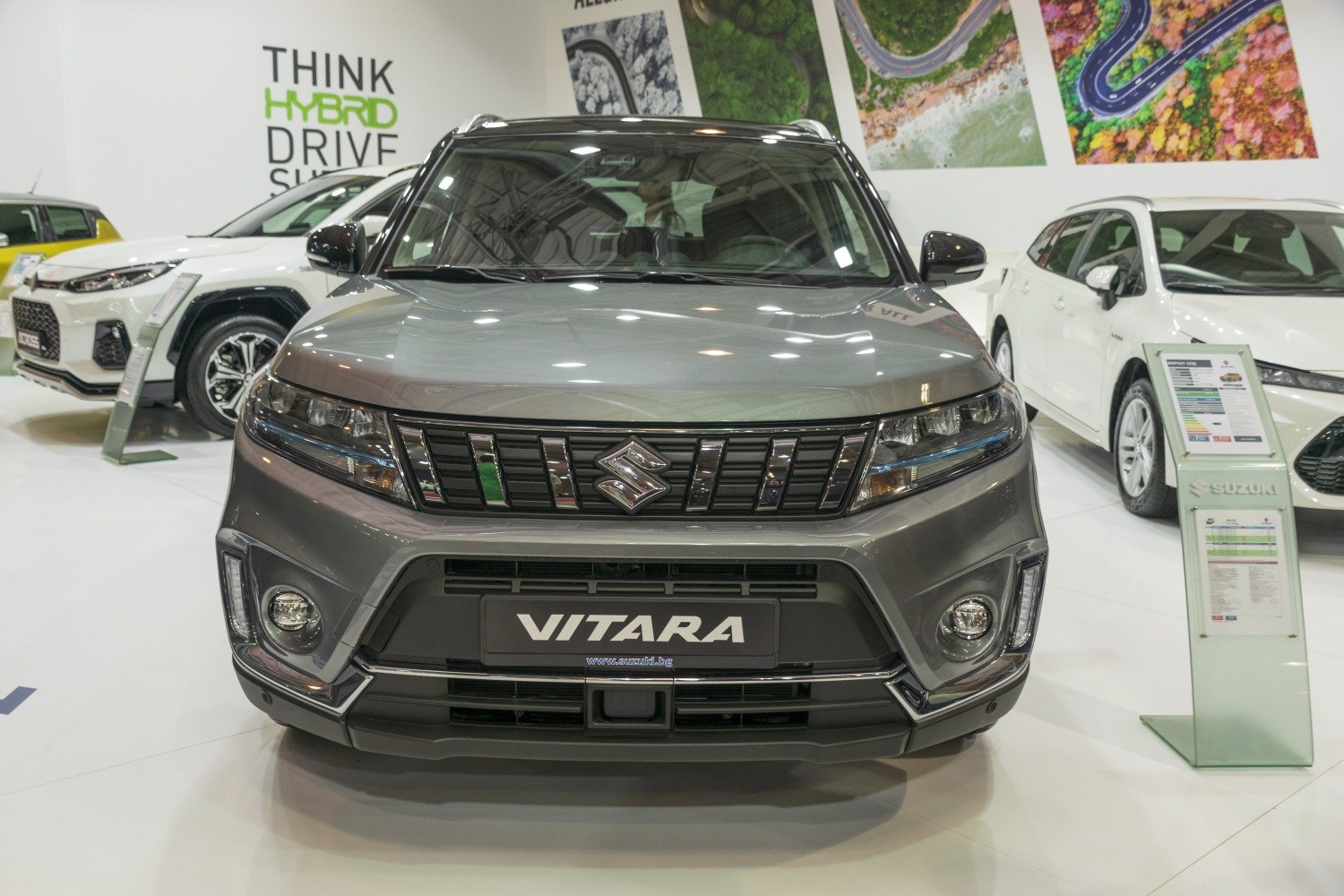 Suzuki Vitara IV front grille with headlights and fog lights