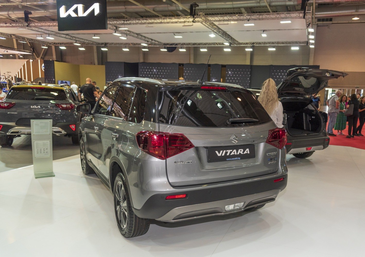 Modern SUV rear with two-tone paint and angular taillights