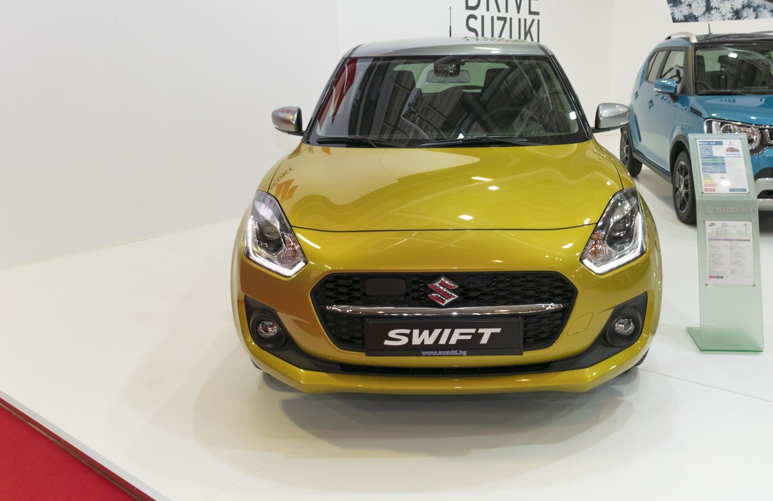 Front view with honeycomb grille and LED headlights