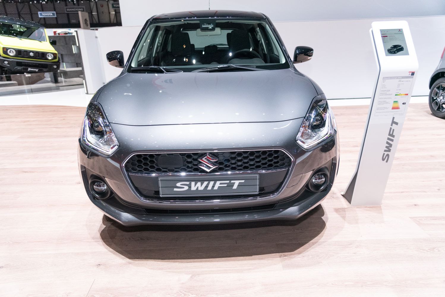 Front grille and headlights of a compact vehicle
