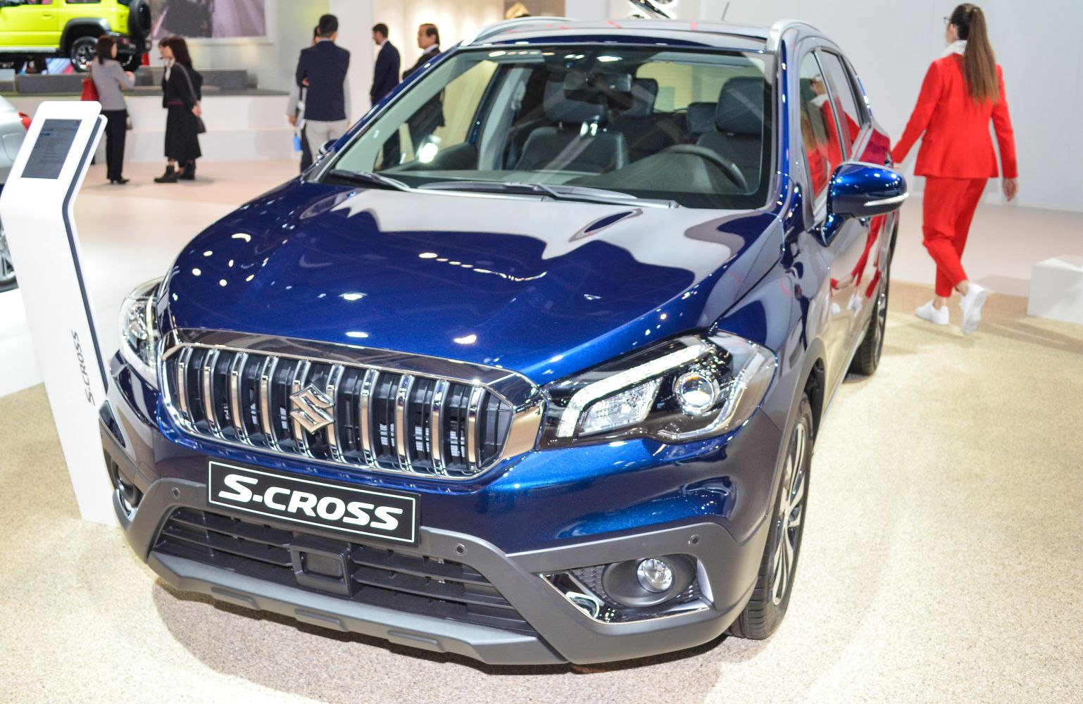 Front grille and LED headlight design with fog lights