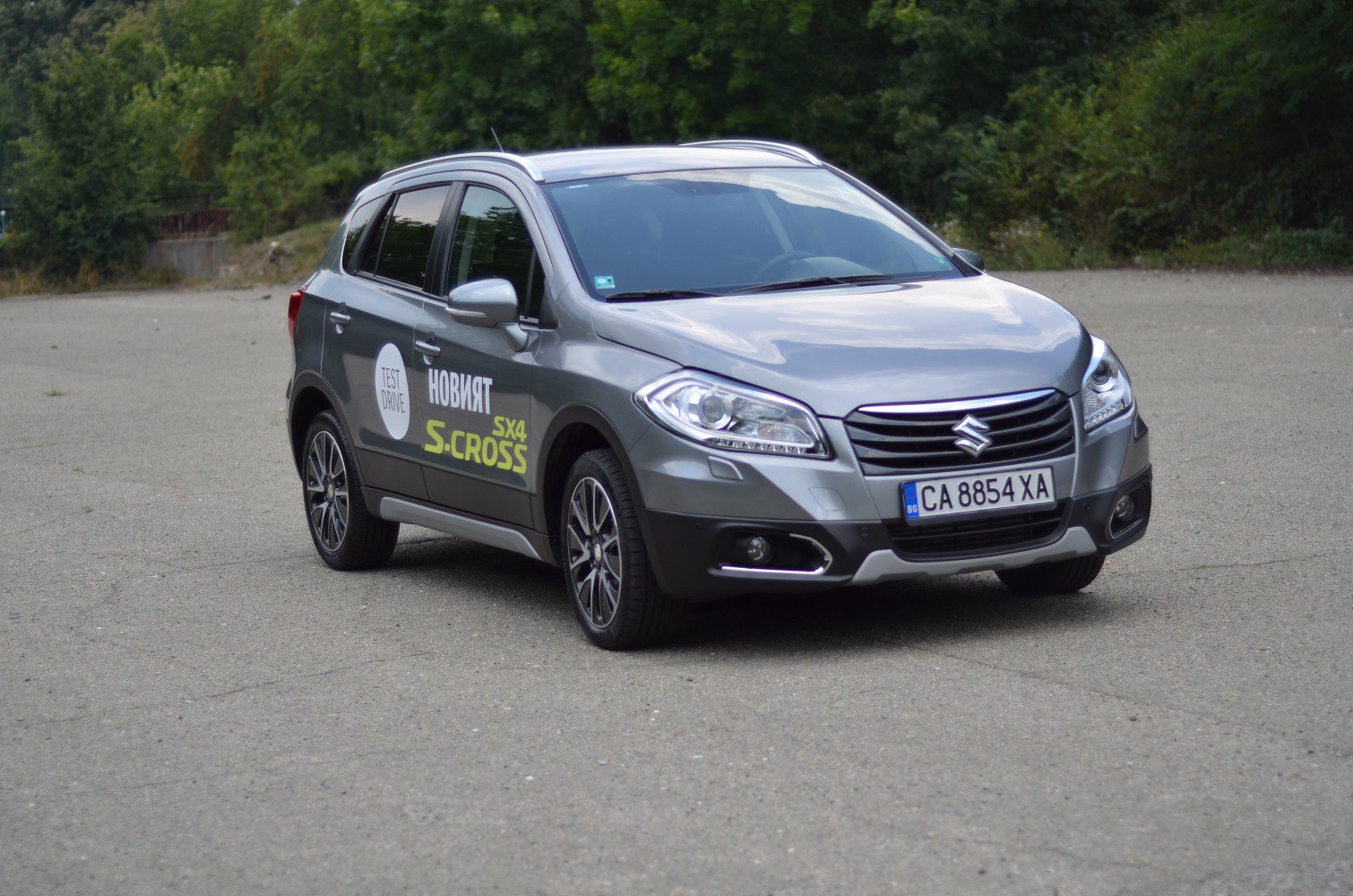Front-side view of a crossover with alloy wheels and sleek headlights