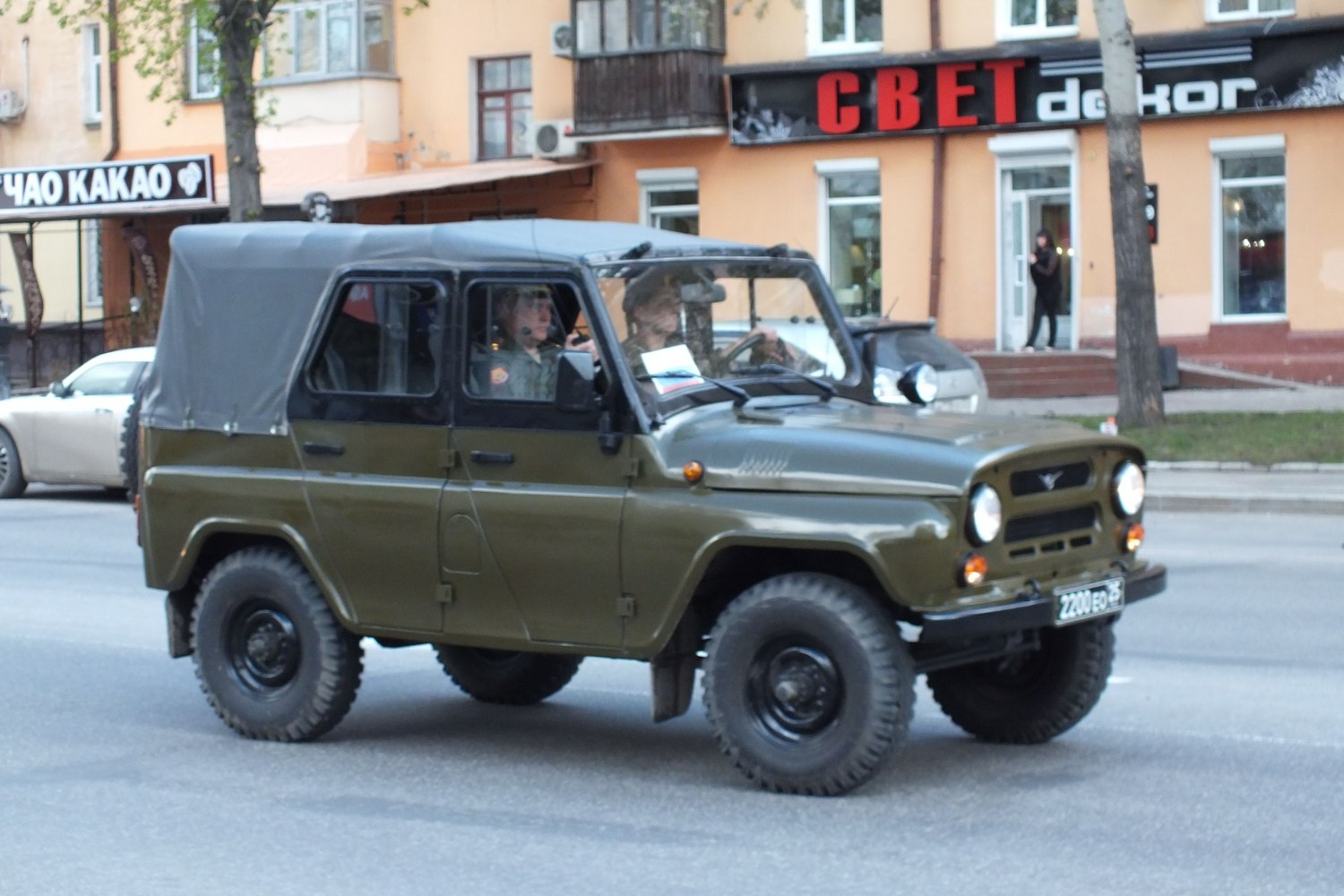 Soft top SUV with off-road tires and boxy, utilitarian design