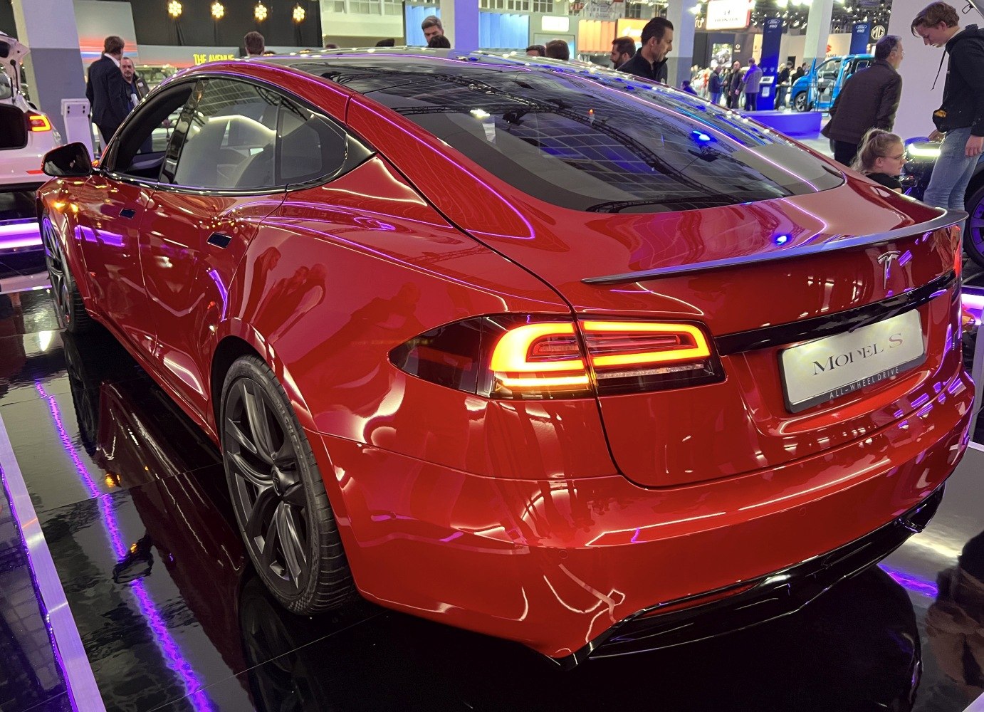 Rear and side profile with illuminated LED taillights and aerodynamic lines