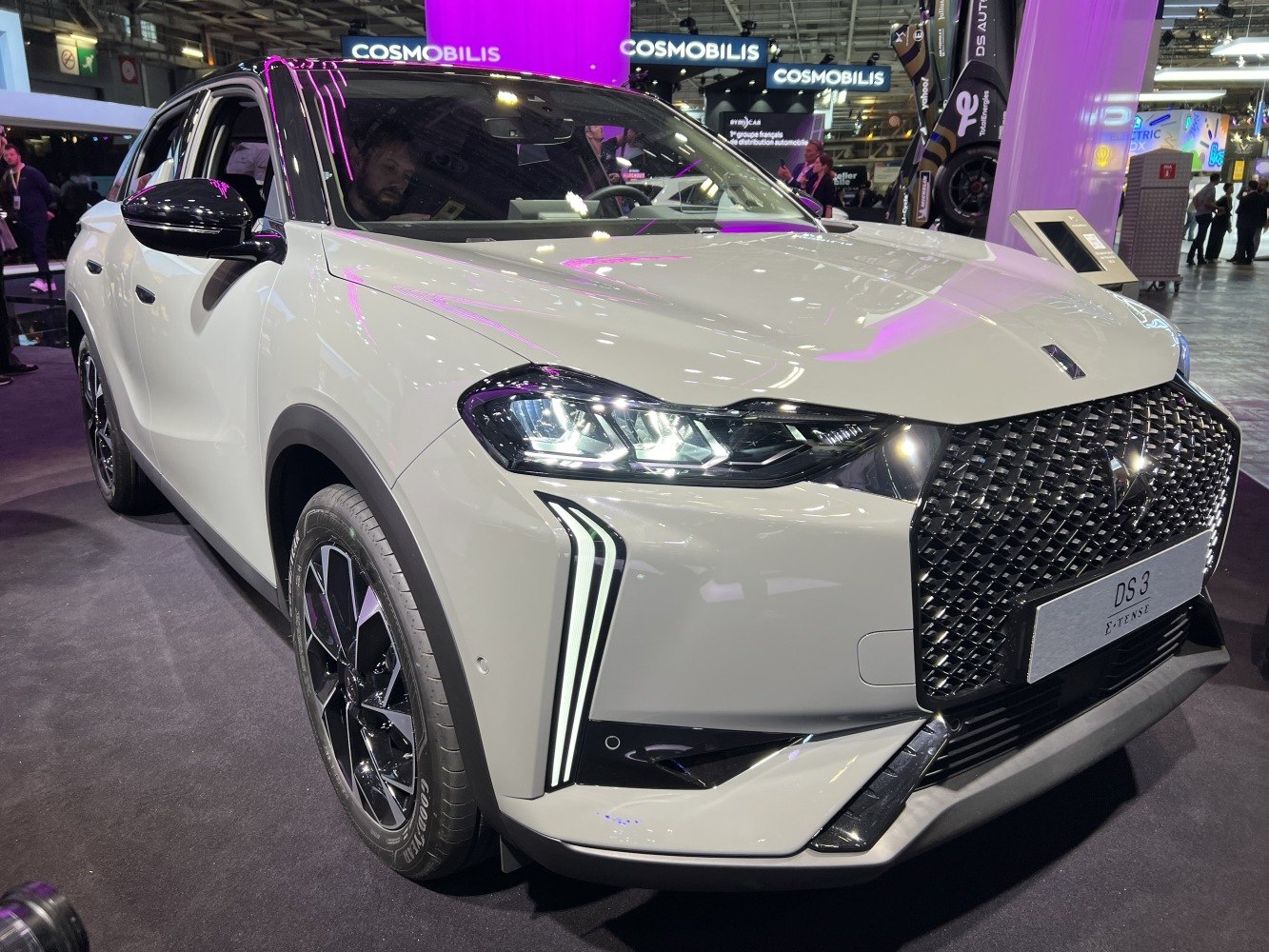 Sharp LED headlights with vertical LED daytime running lights and large mesh grille on crossover