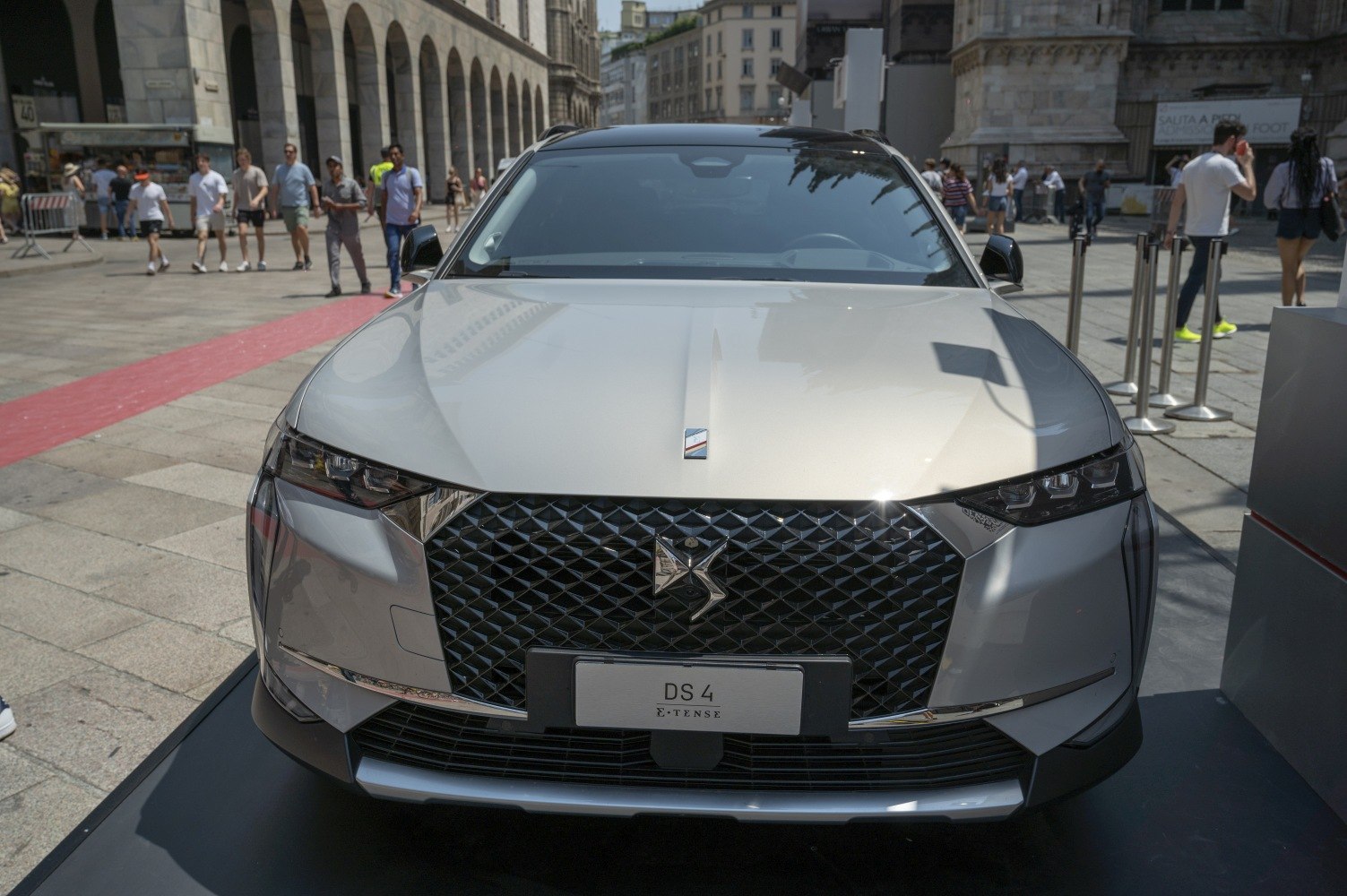 Front view with geometric grille and LED headlights