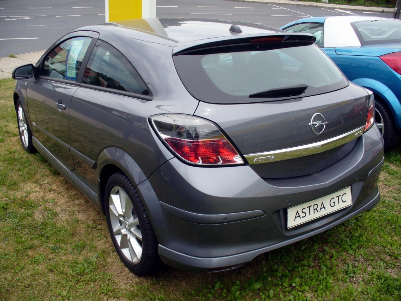 Rear design and tail lights of compact 3-door hatchback