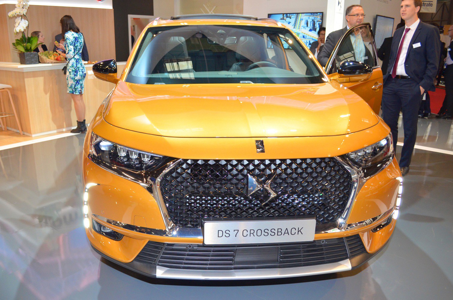 Front grille with diamond pattern; sleek LED headlights