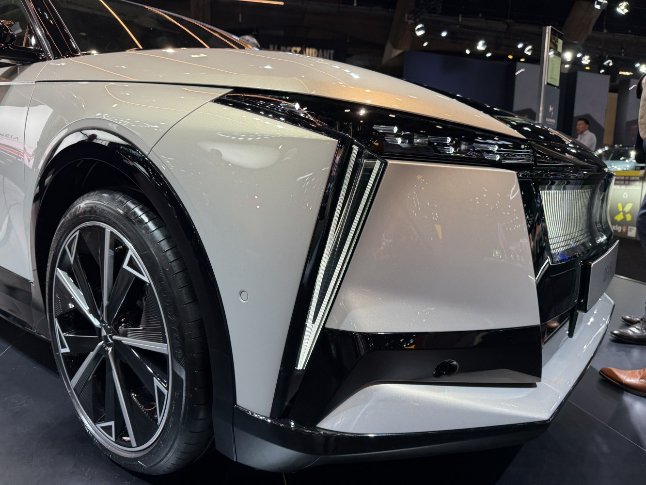 Vertical LED headlights and multi-spoke alloy wheel closeup