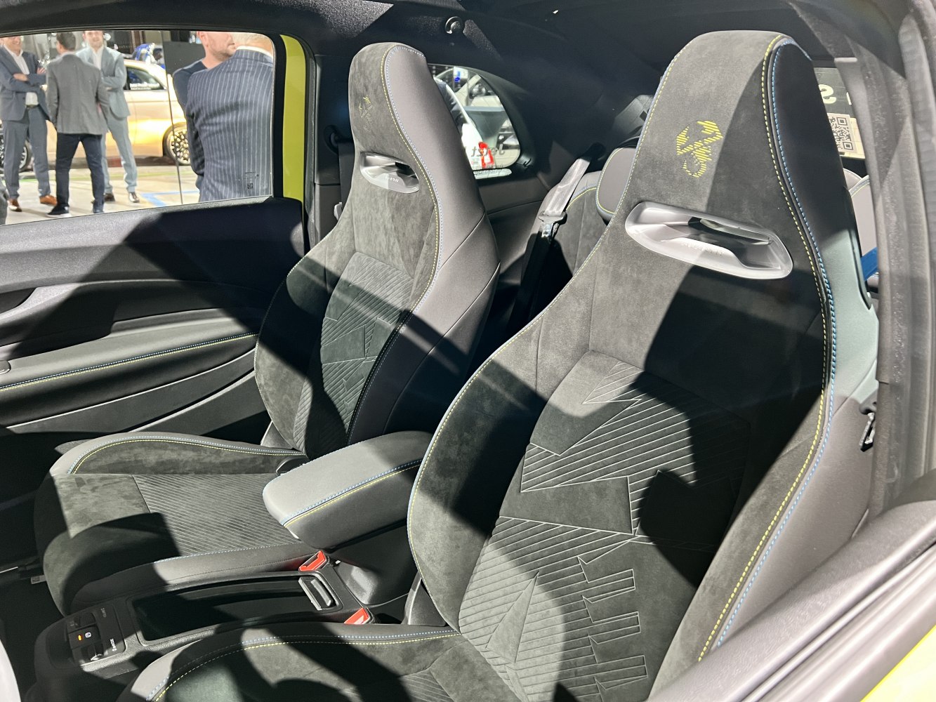 Sports seats with logo embroidery and contrast stitching