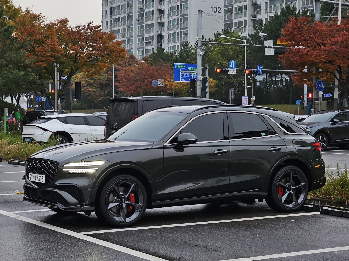 SUV with LED headlights and sporty alloy wheels parked in an urban area