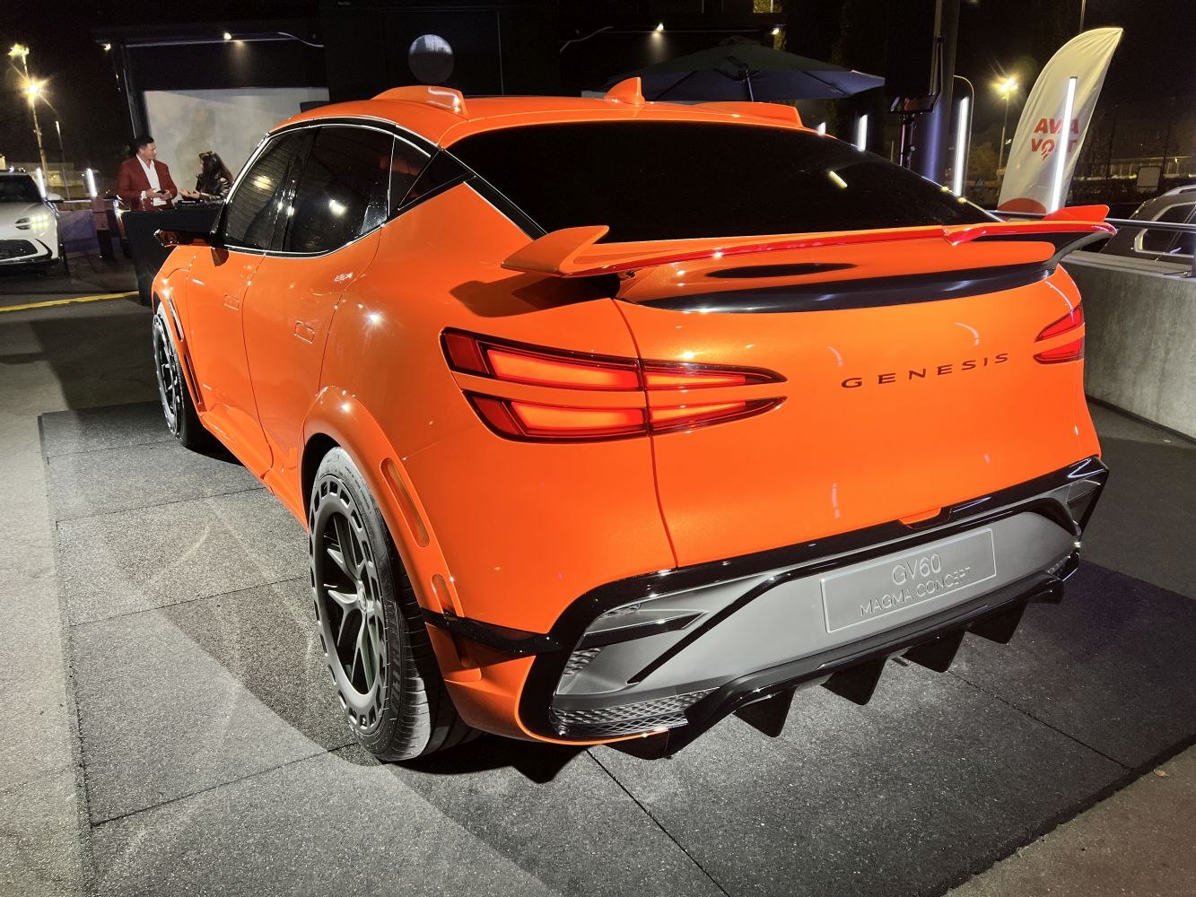 Rear design with sporty spoiler and distinctive taillights