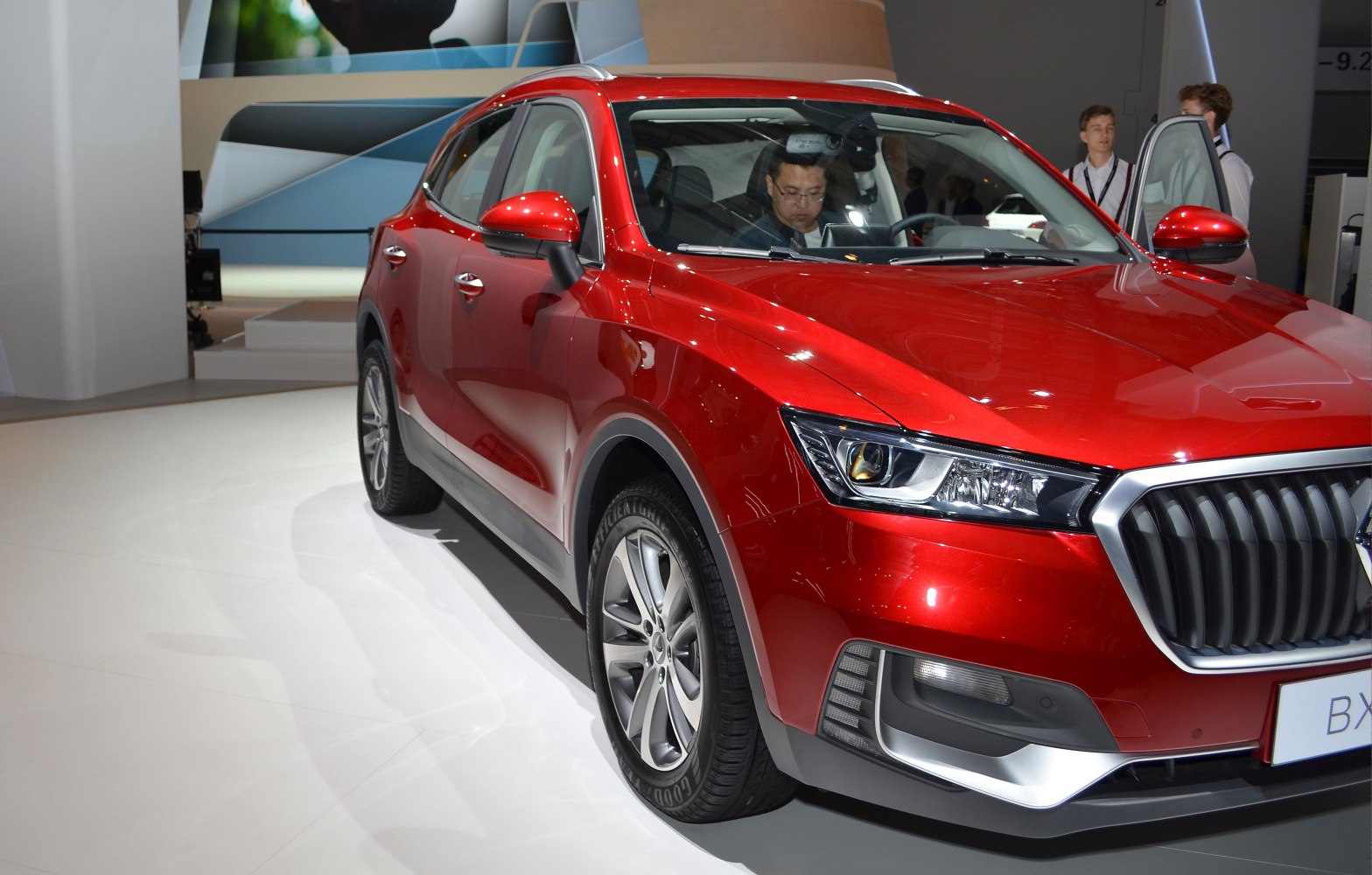 Front side view with LED headlights and alloy wheels