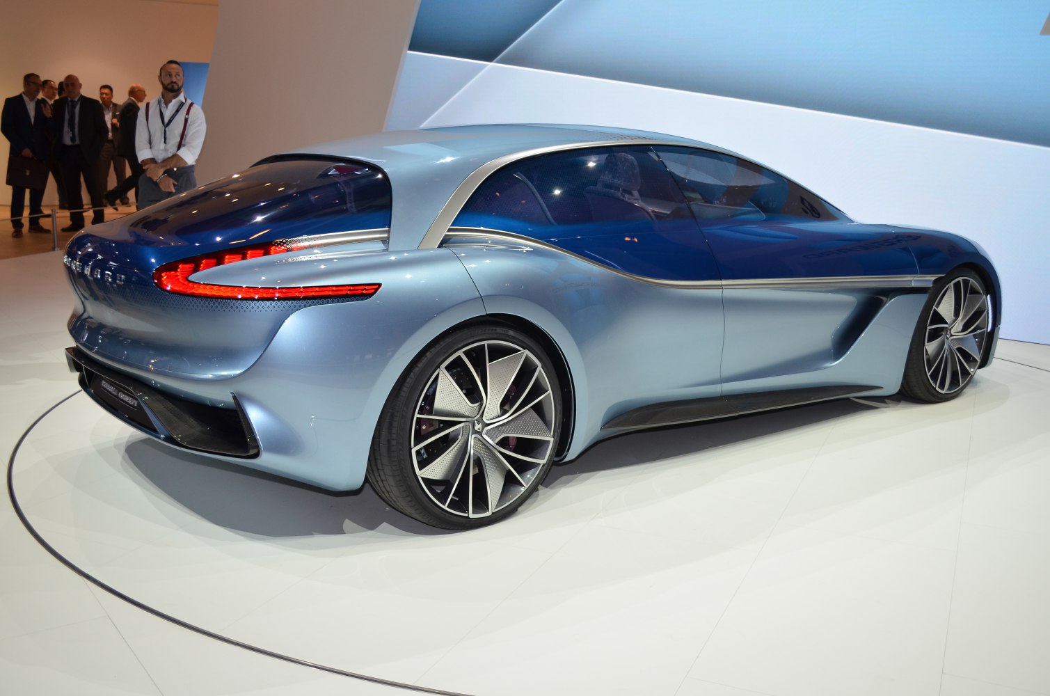 Streamlined rear with futuristic LED taillights and large modern wheels