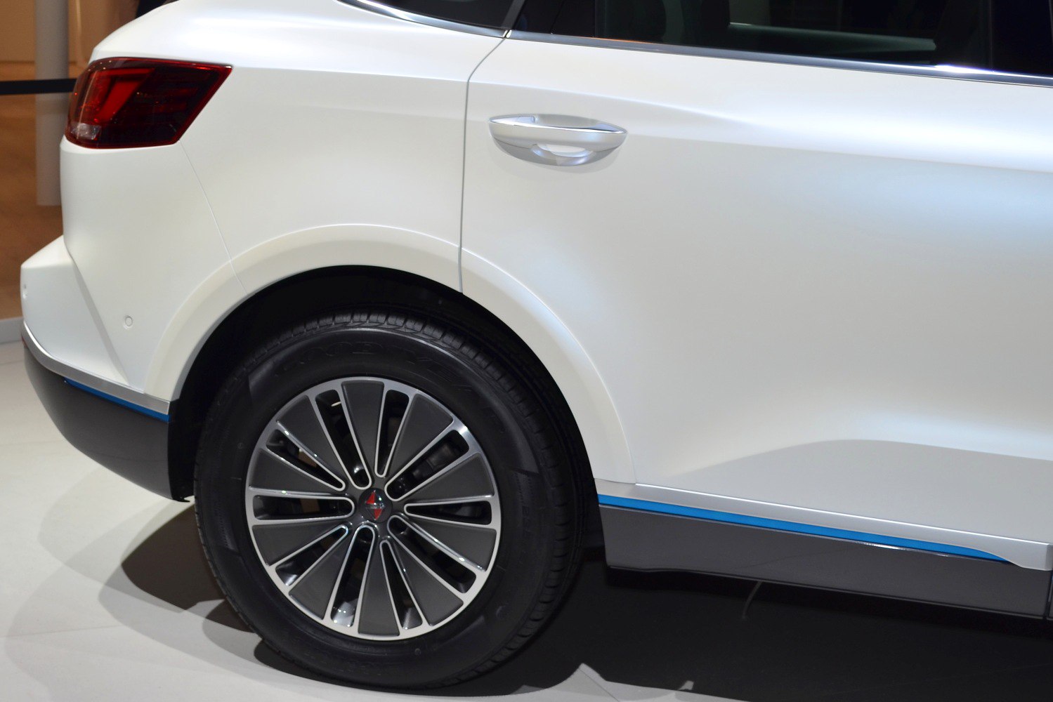 Borgward BXi7 concept rear wheel with distinctive rim and side panel