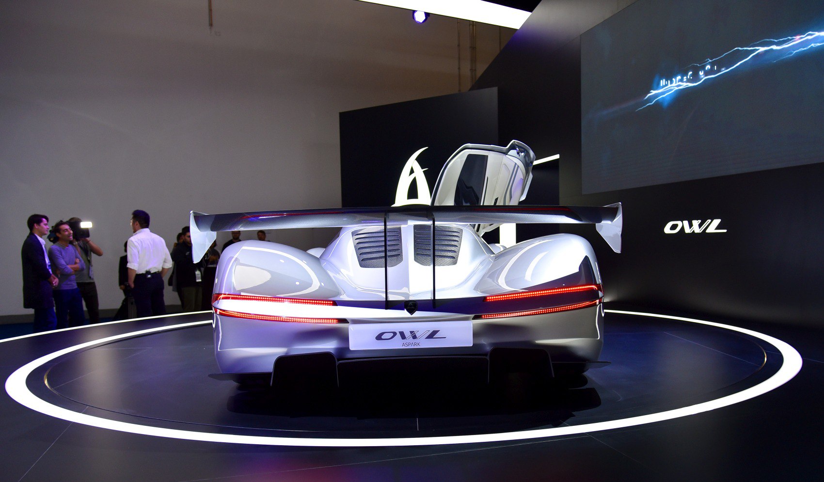 Rear view with large wing and continuous LED taillights