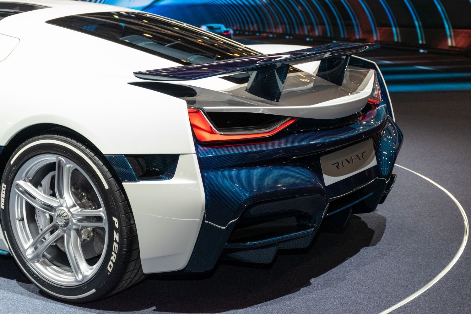 Rear section with spoiler, tail light and carbon fiber accents