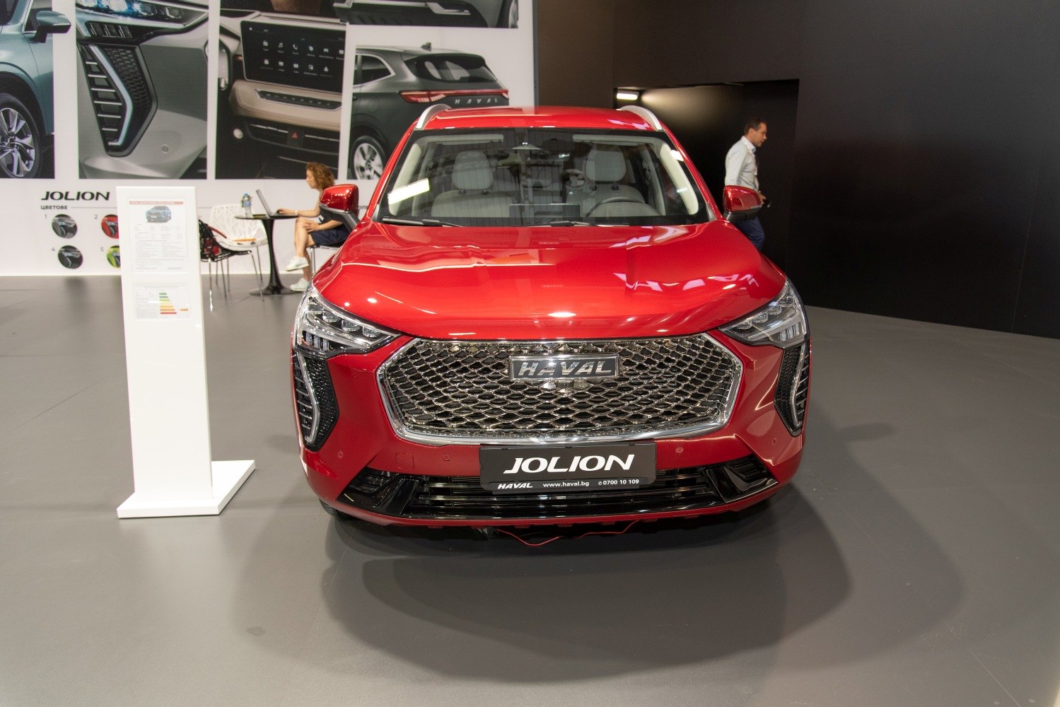 Front view of SUV with distinctive grille and sleek LED headlights