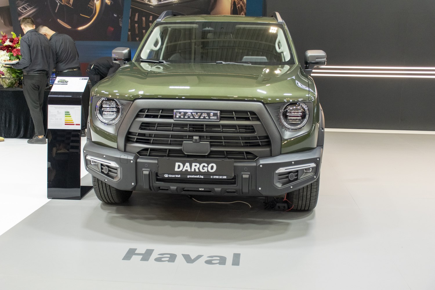 Front view showing robust grille and round LED headlights