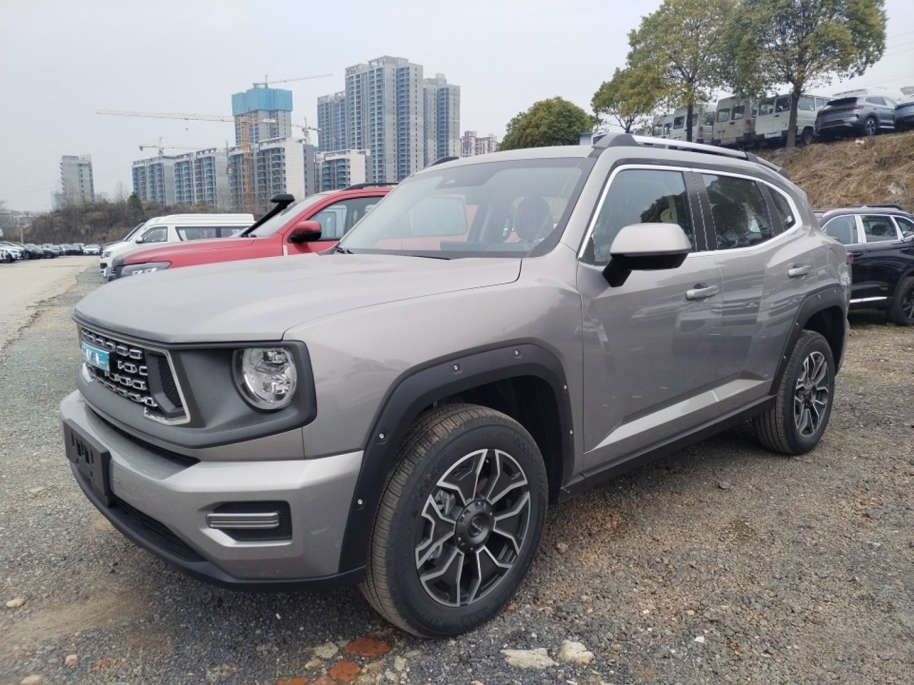 SUV front-side view with rugged grille and bold design