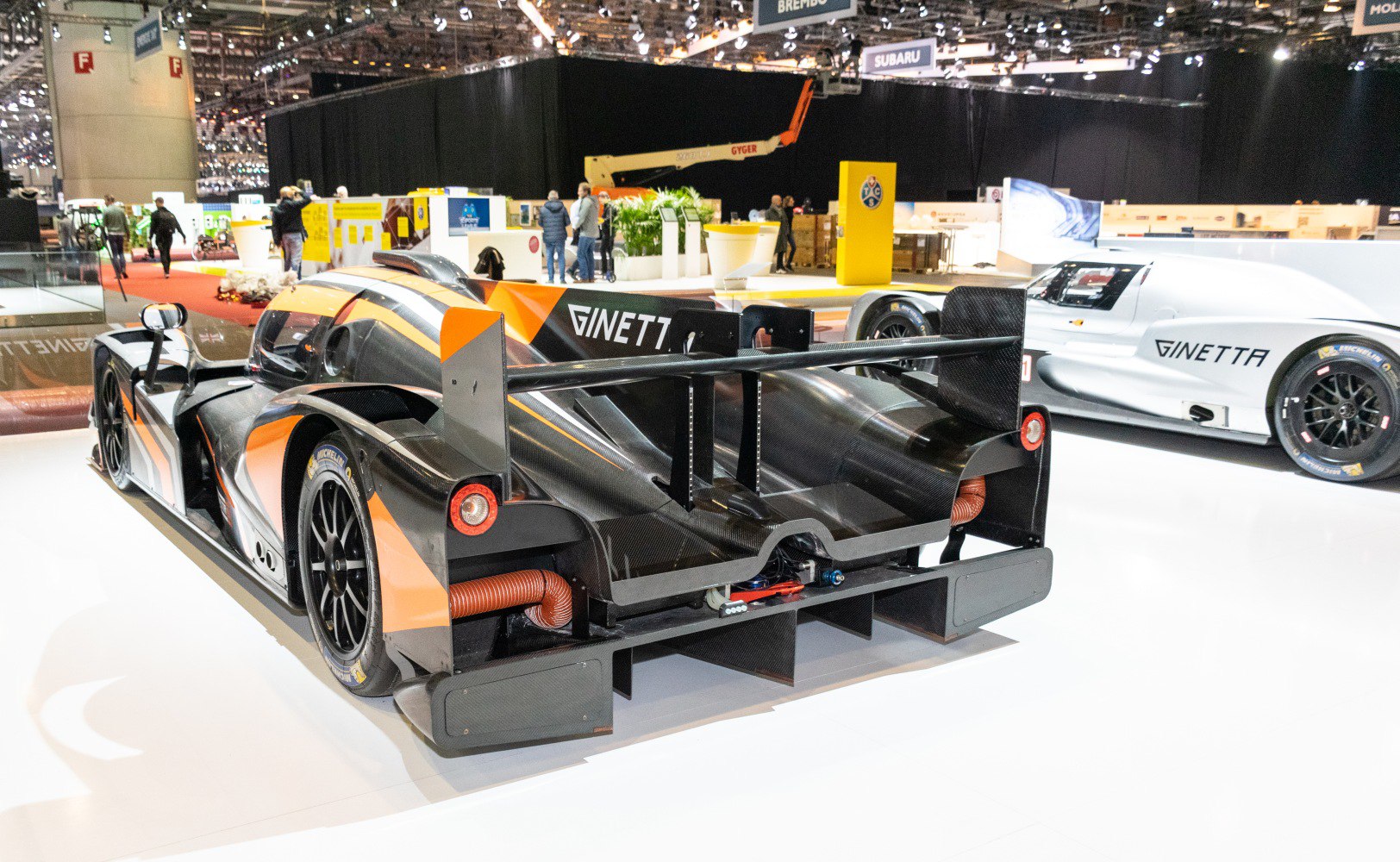 Rear aerodynamic design with large wing and diffuser on a racing prototype car
