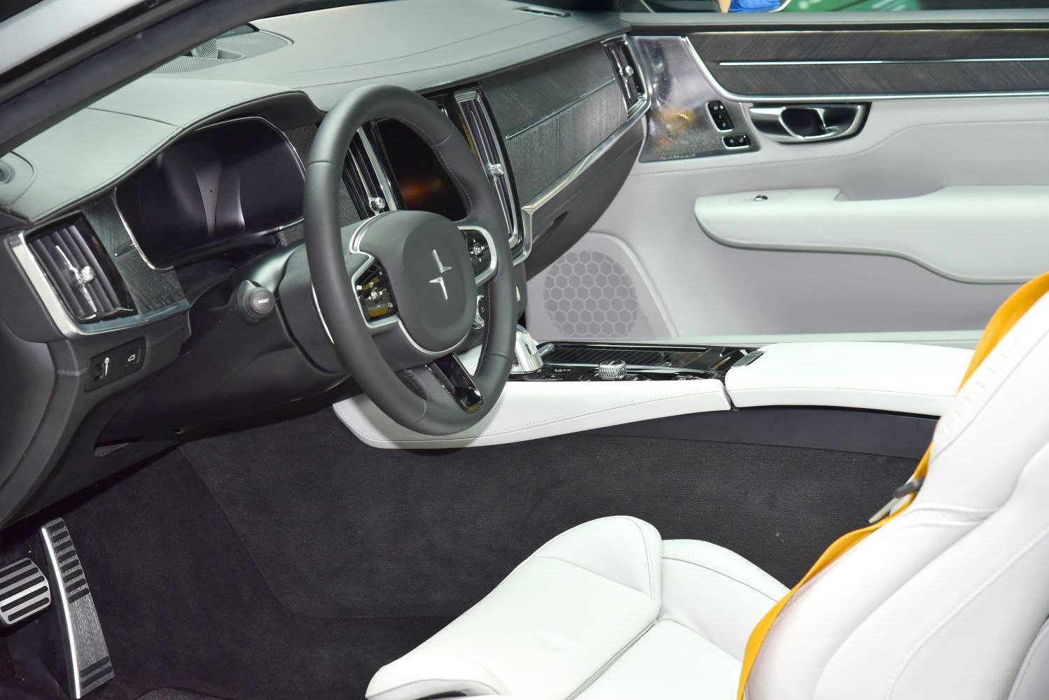 Luxury steering wheel, digital dashboard, premium seat, and center console