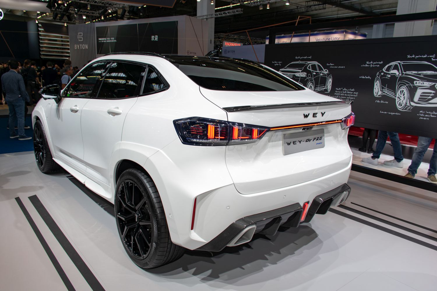Rear design with LED taillights and sporty black wheels