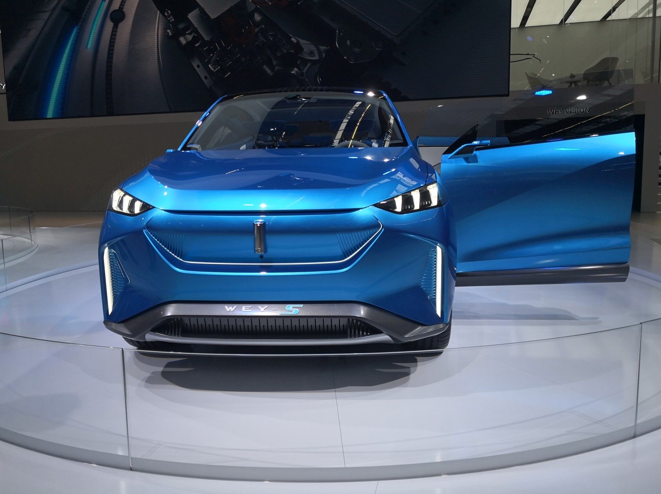 Modern front design with LED headlights and streamlined grille