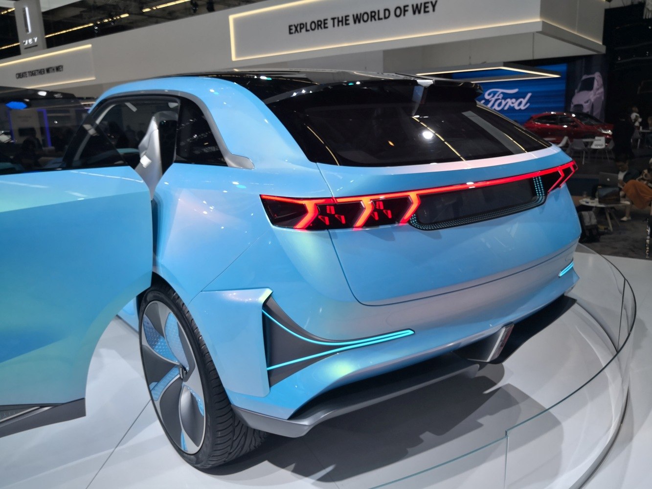 Futuristic rear design with LED taillights and aerodynamic elements