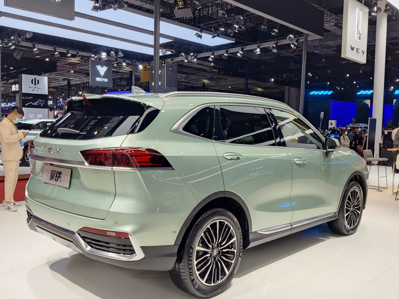 SUV rear and side profile with alloy wheels