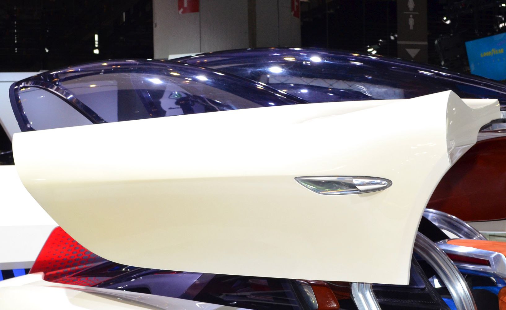 Passenger side door with sleek design and transparent roof panel