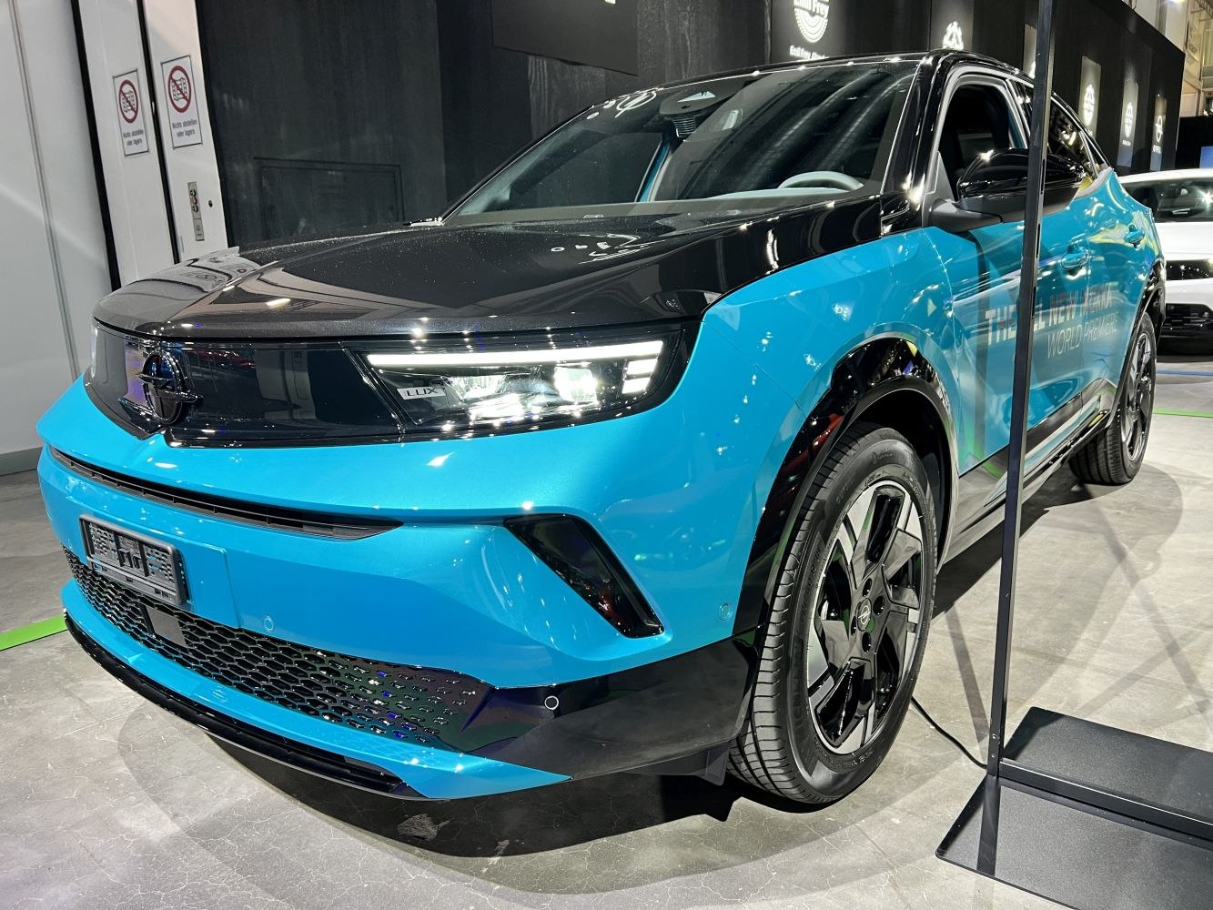 Front view with LED headlights and sporty alloy wheels