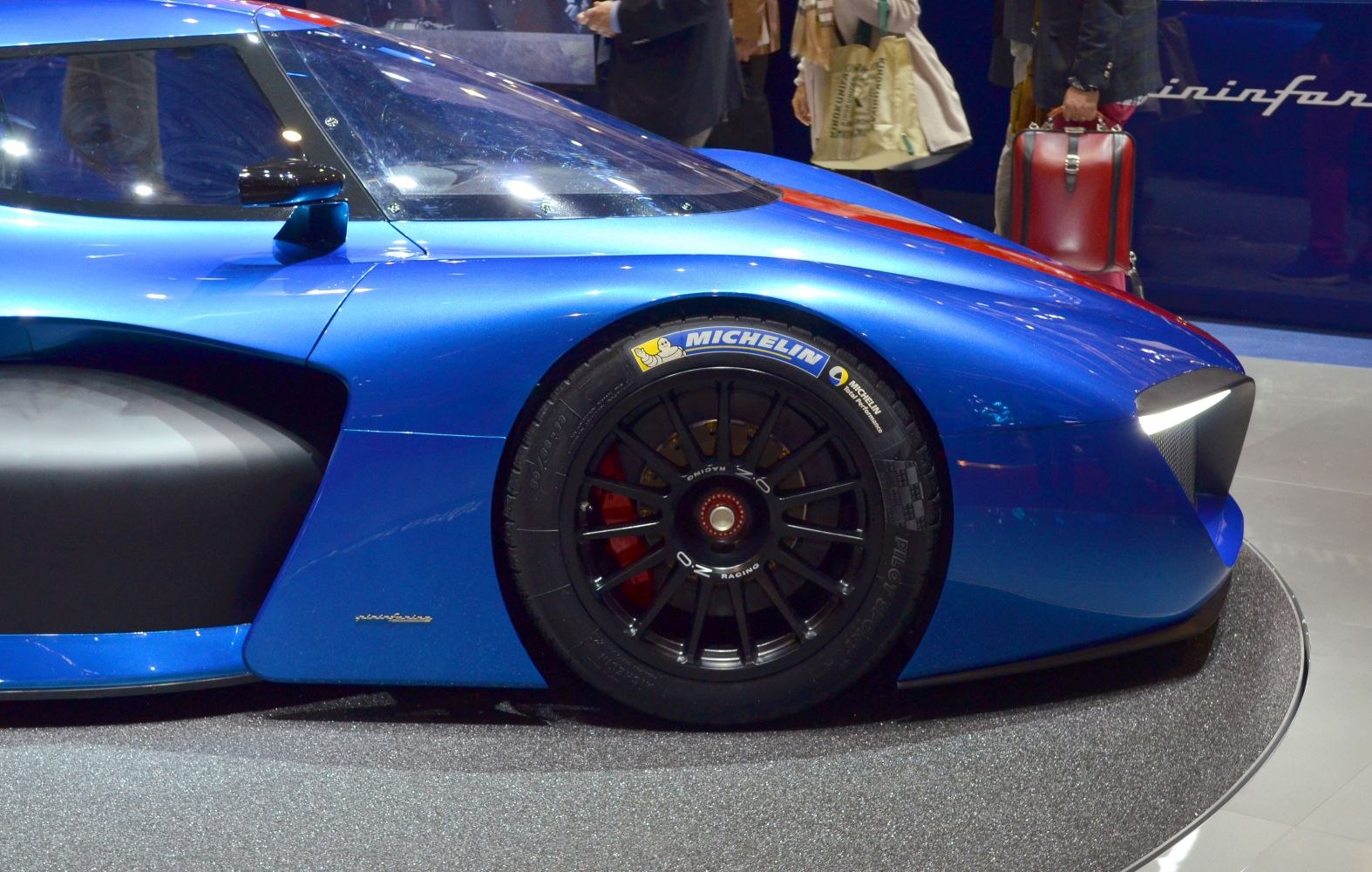 Aerodynamic front section with OZ Racing wheel and Michelin tire