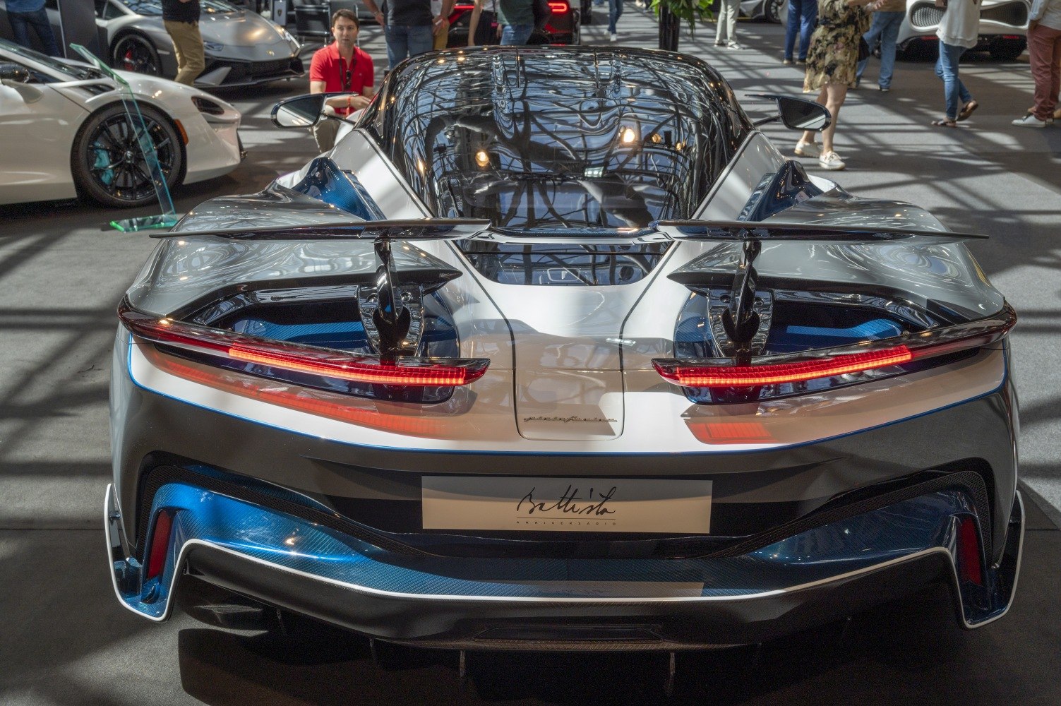 Aerodynamic rear spoiler and LED tail lights with rear diffuser