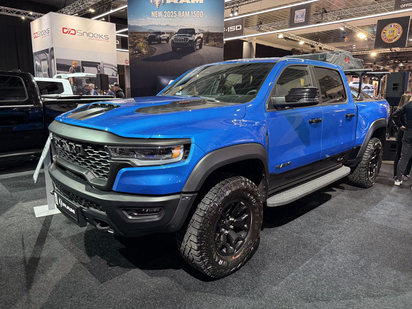 3/4 front-left view