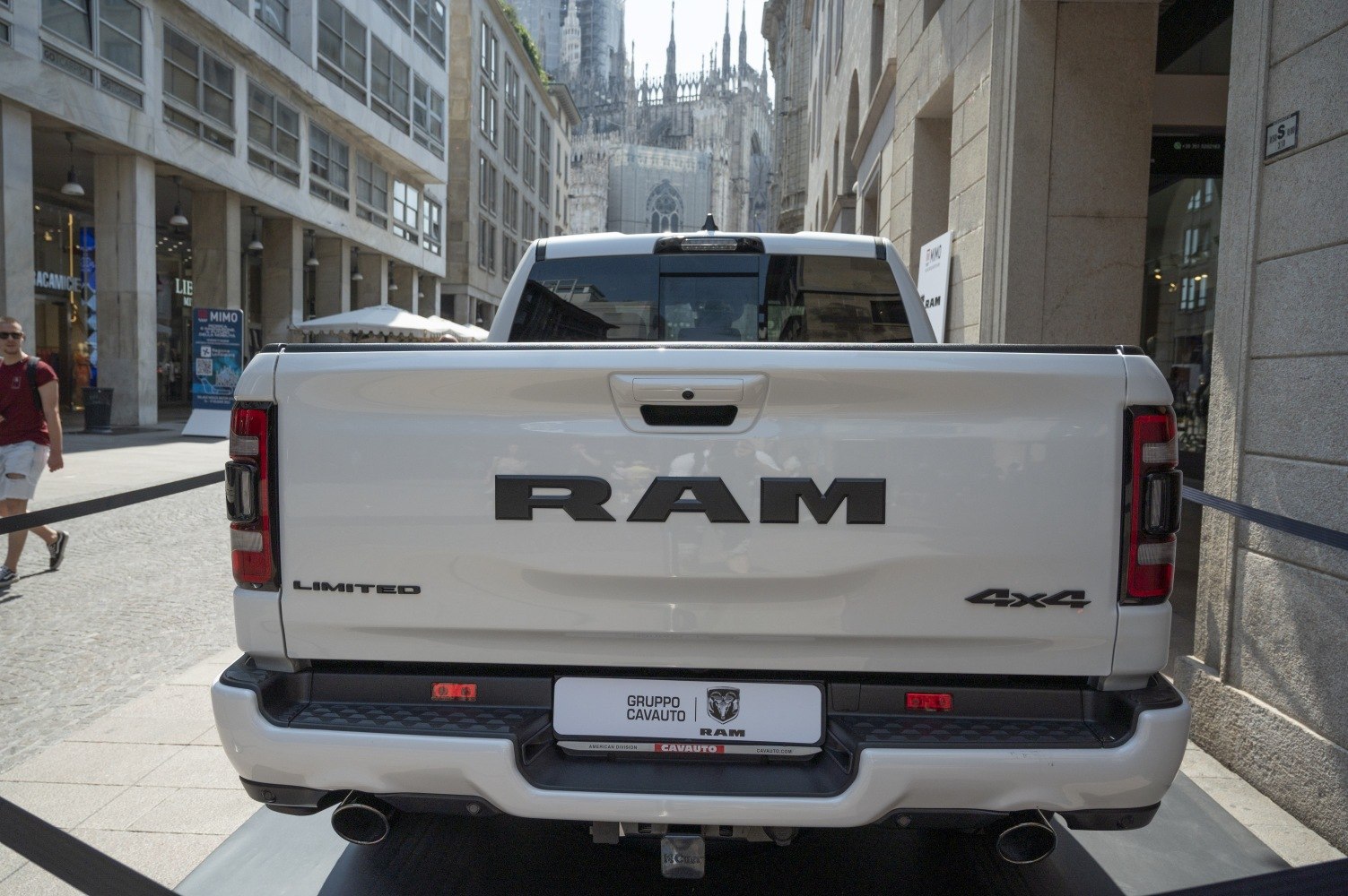 Rear tailgate with RAM badge, Limited and 4x4 logos, dual exhausts