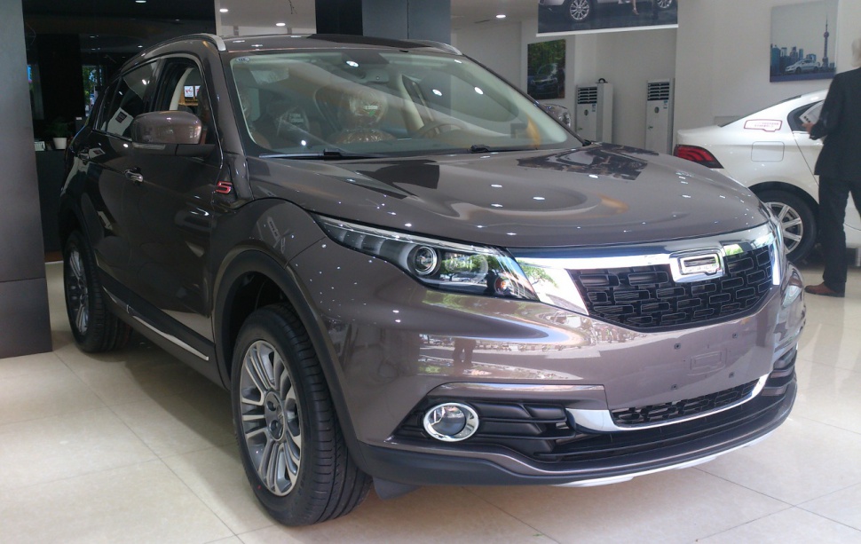 Front view of SUV with LED headlights and chrome grille