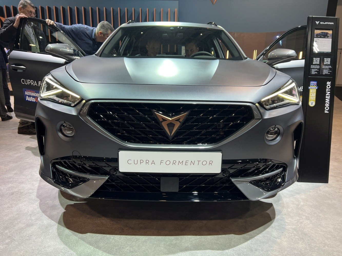 Sporty front grille and LED headlight design