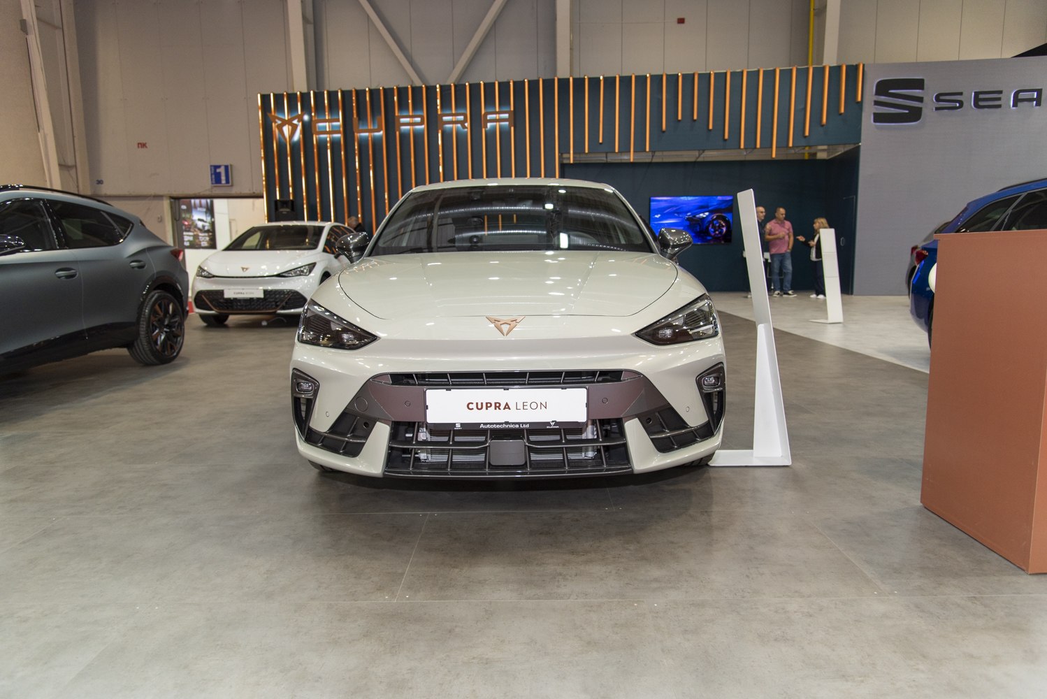 Sporty front grille and sleek headlights with dynamic design