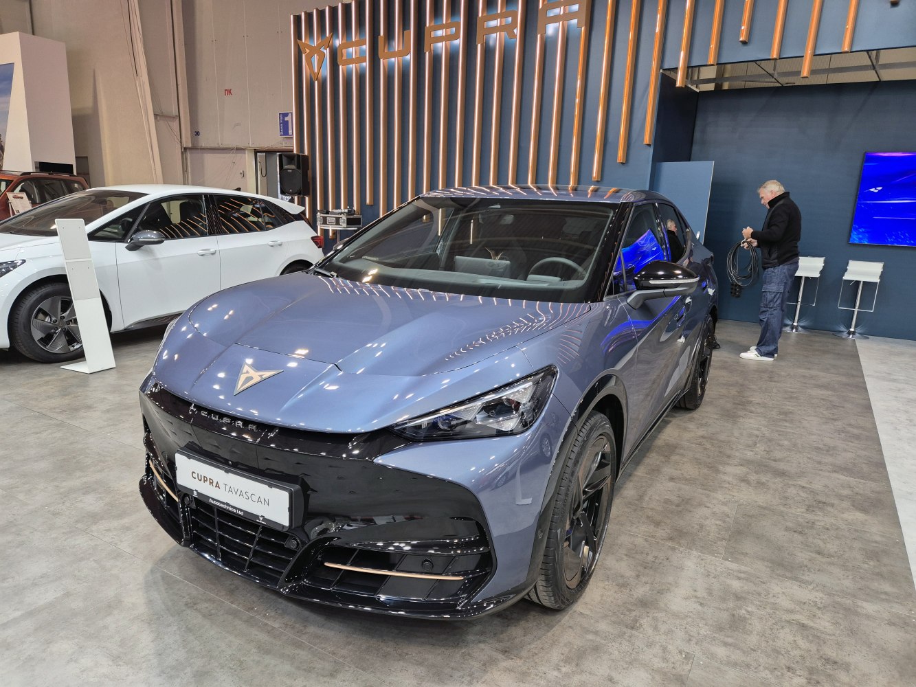 3/4 front-left view