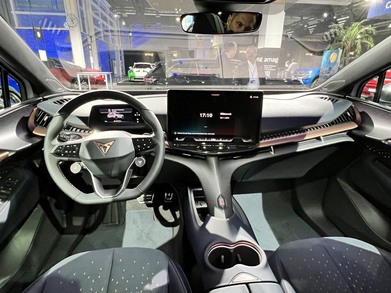 Digital instrument cluster and touchscreen dashboard with ergonomic layout