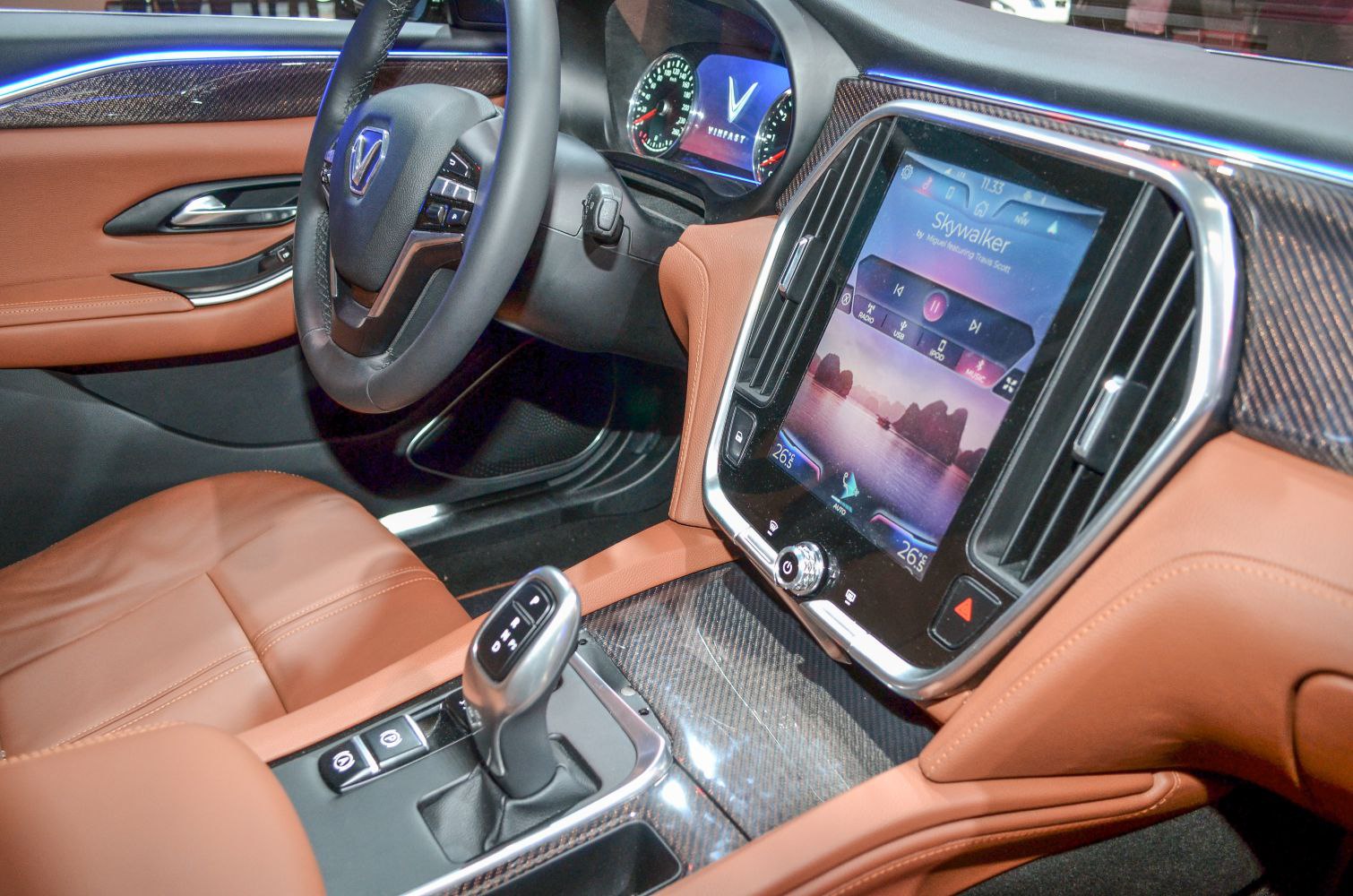 Digital dashboard and touchscreen infotainment with brown leather interior